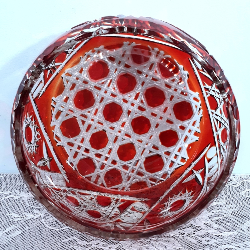 Large Ruby Red Cut to Clear Crystal Glass Centerpiece Bowl for Entertaining - Picture 15 of 16